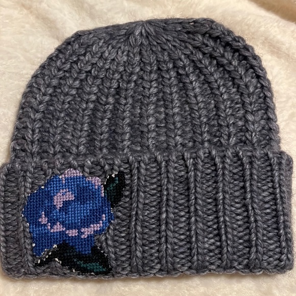 NWT Free People Everything Rosy Beanie Grey with Blue Purple Embroidery Flower - Picture 2 of 10